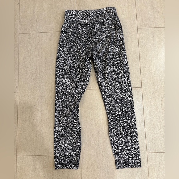 Lululemon Align High-Rise Crop 23" size 4 - Picture 6 of 8